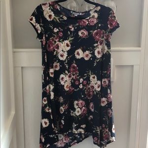 Floral Tunic sz M (runs large)